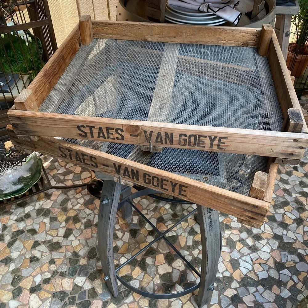 NWT Pottery Barn Vintage Bulb Trays